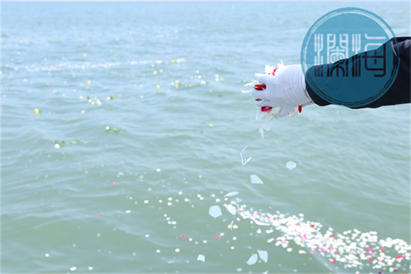 武漢骨灰海葬全部費(fèi)用一般多少錢？